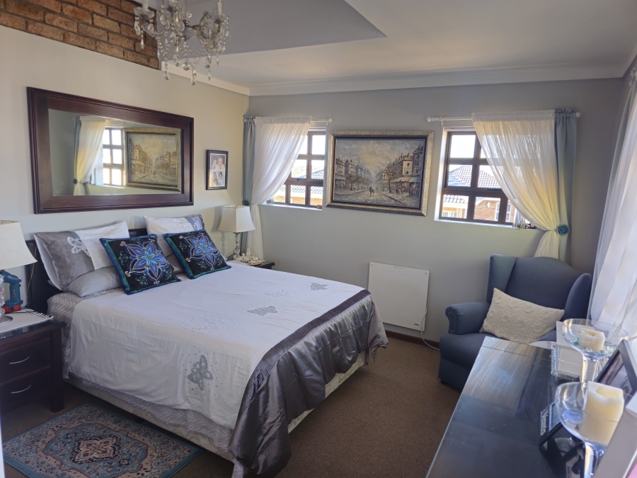 5 Bedroom Property for Sale in Stilbaai Wes Western Cape